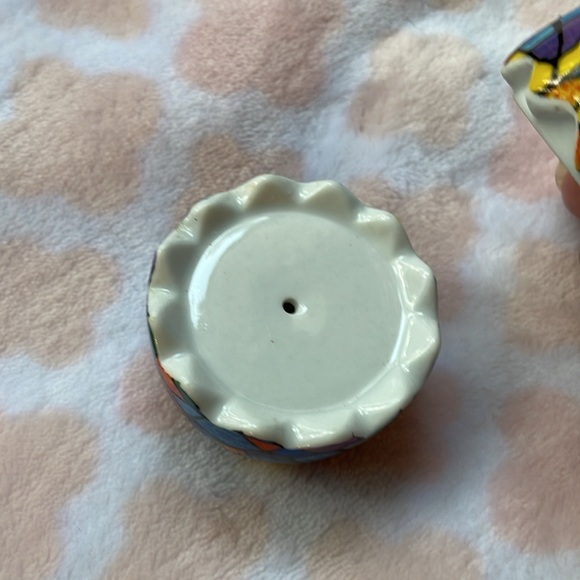 GAUDI CRACKED EGG Salt and Pepper Shaker - Picture 4 of 8